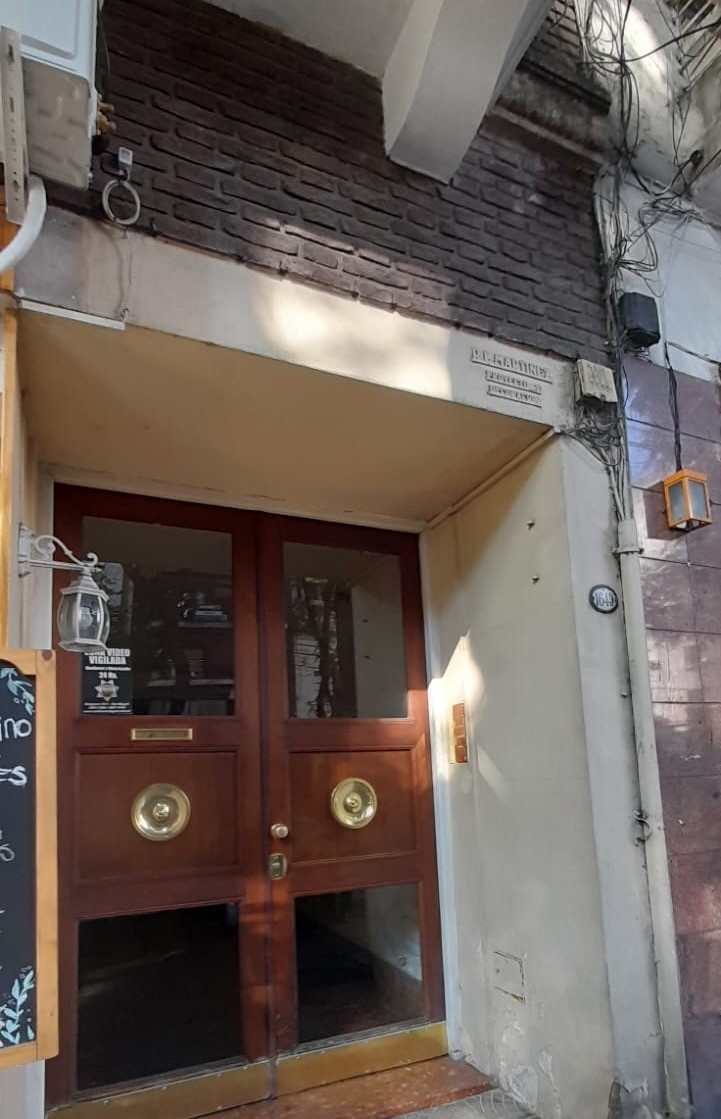 Venta 174 mts totales, 3 Amb C/patio, Apto Profesional, Estudio, Consultorio, P. B. Luminoso
