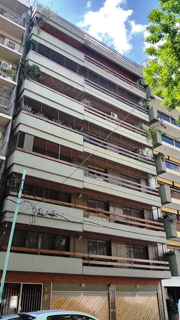 PISO TRES AMBIENTES CON DEPENDENCIAS / COCHERA