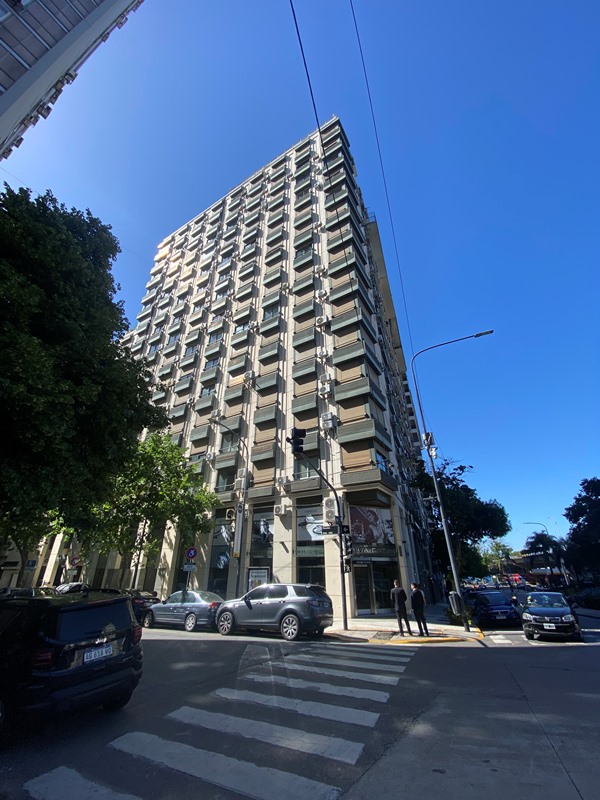 AMPLIO DEPARTAMENTO DE 2 AMBIENTES