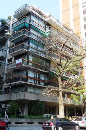 EXCELENTE PISO / COCHERA FIJA / VISTA A EMBAJADA