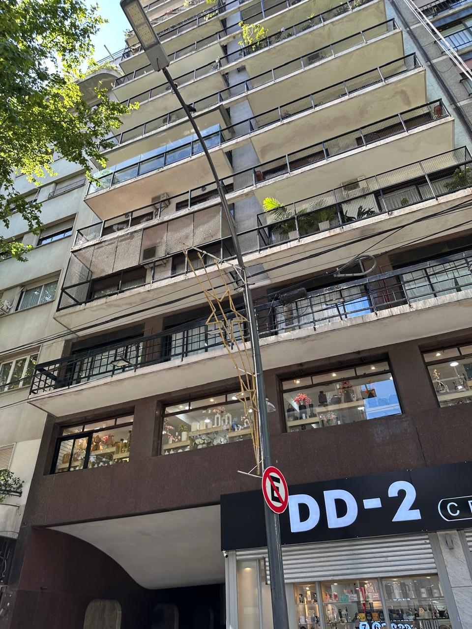 SEMIPISO FRENTE COCHERA VIGILANCIA